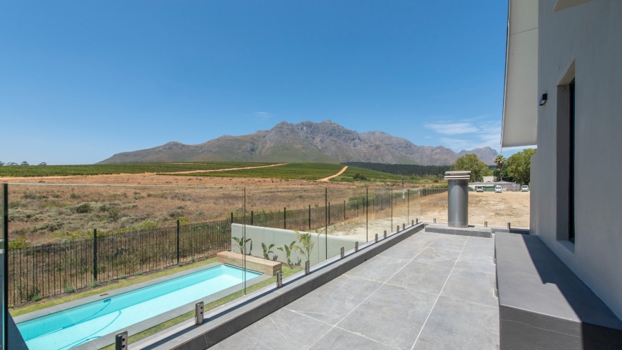 4 Bedroom Property for Sale in Paradyskloof Western Cape